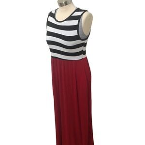 Acting Pro Black & White Striped Sleeveless Maxi Dress Size Small